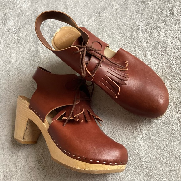 Bryr Shoes - Bryr Sofie Closed Toe Clog Kiltie Leather Lace-Up Bootie Natural Leather Brown